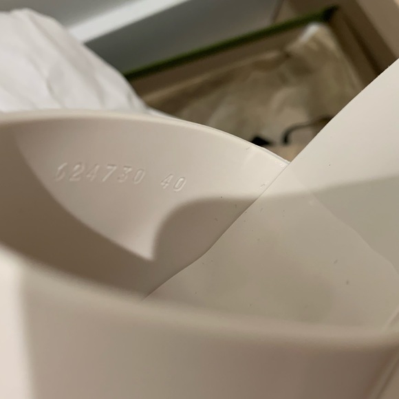 Brand new authentic Gucci sandals - Picture 9 of 9